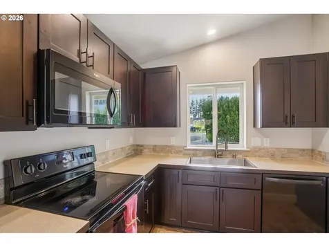 50 Hill Drive Cathlamet WA 98612