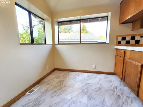 9064 N Chicago Avenue Portland OR 97203