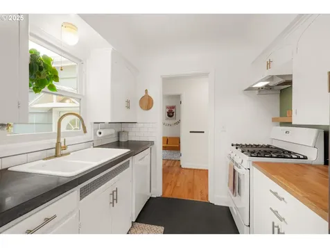 8976 N Mckenna Avenue Portland OR 97203