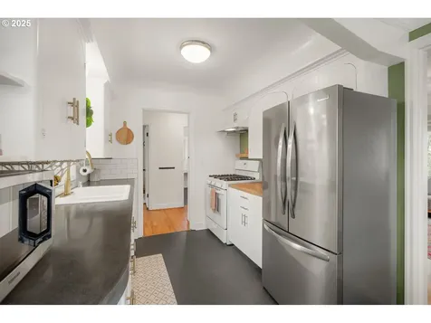 8976 N Mckenna Avenue Portland OR 97203