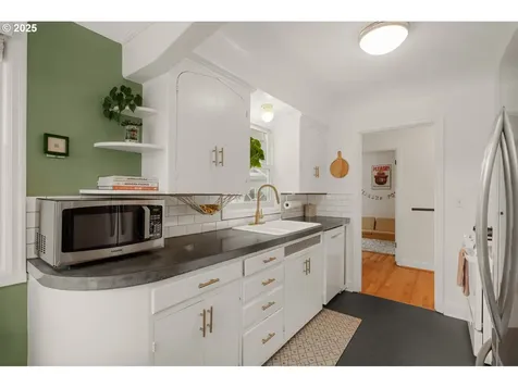 8976 N Mckenna Avenue Portland OR 97203