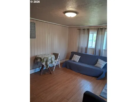 1055 Columbia Avenue Gladstone OR 97027