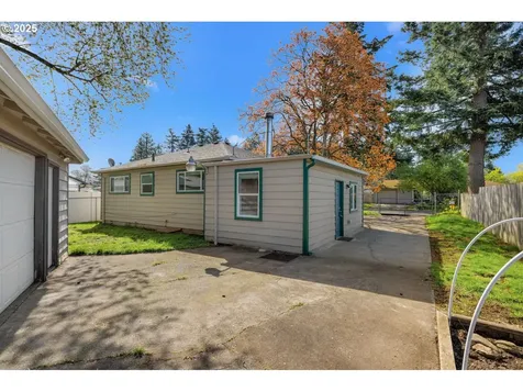 11745 SE Taylor Street Portland OR 97216