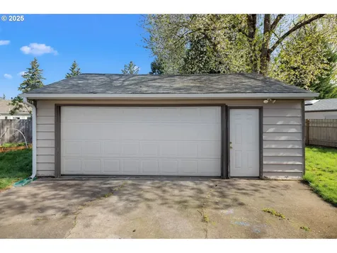 11745 SE Taylor Street Portland OR 97216