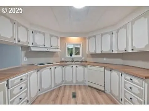 1330 Glenbrook Loop Road Riddle OR 97469