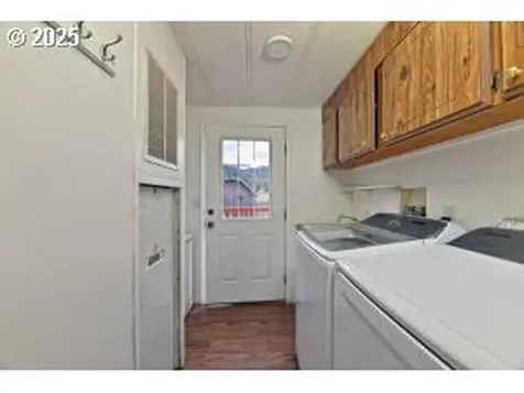 1330 Glenbrook Loop Road Riddle OR 97469