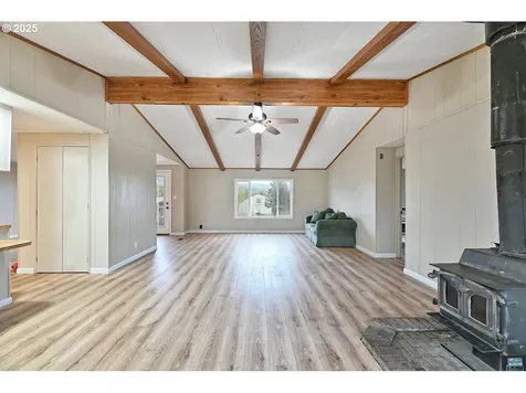 1330 Glenbrook Loop Road Riddle OR 97469
