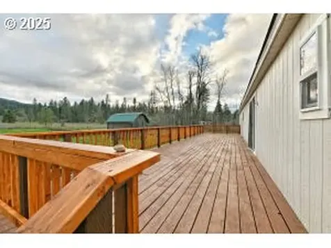 1330 Glenbrook Loop Road Riddle OR 97469