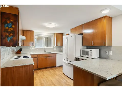 15685 SW Queen Victoria Place Portland OR 97224