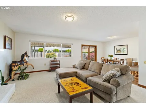 15685 SW Queen Victoria Place Portland OR 97224