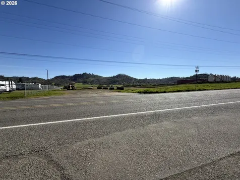 7841 Old Highway 99 Roseburg OR 97470