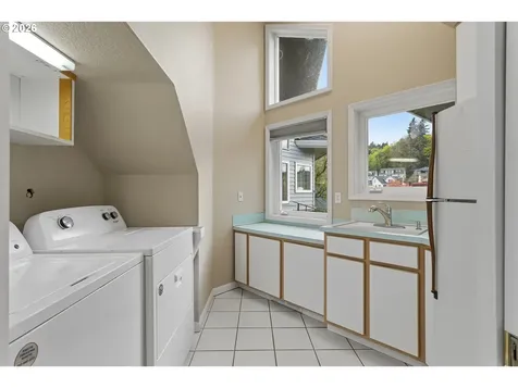 1220 2nd Street Columbia City OR 97018