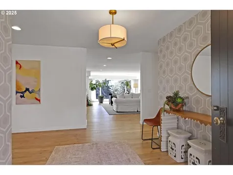 7820 SW Northvale Way Portland OR 97225