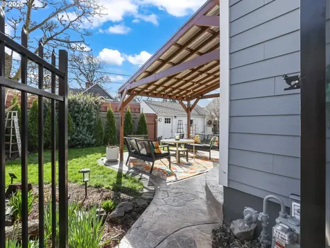 611 W 27th Street Vancouver WA 98660