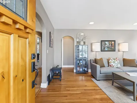 611 W 27th Street Vancouver WA 98660