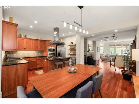 5077 W Sunset Drive Lake Oswego OR 97035