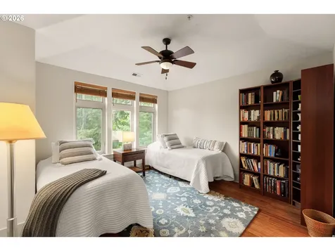 5077 W Sunset Drive Lake Oswego OR 97035