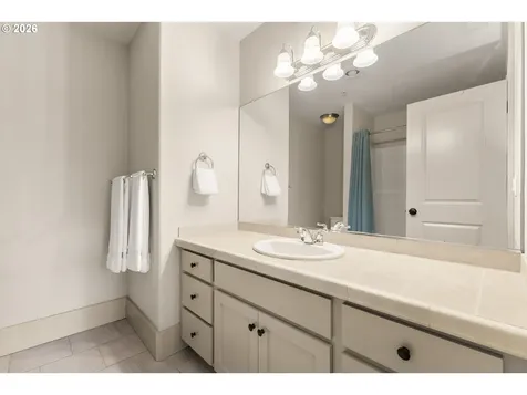 5077 W Sunset Drive Lake Oswego OR 97035