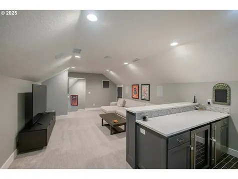 6550 Congressional Court SE Salem OR 97306