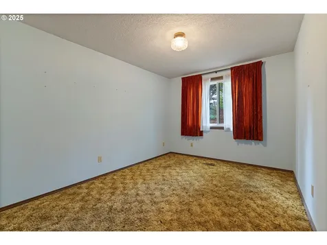 10340 SW 41st Avenue Portland OR 97219