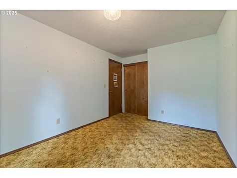 10340 SW 41st Avenue Portland OR 97219