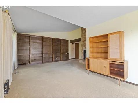 10340 SW 41st Avenue Portland OR 97219