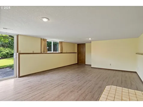 10340 SW 41st Avenue Portland OR 97219