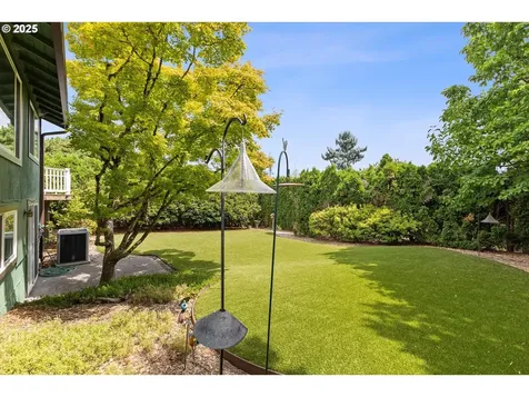10340 SW 41st Avenue Portland OR 97219