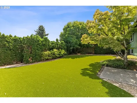 10340 SW 41st Avenue Portland OR 97219