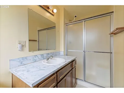10340 SW 41st Avenue Portland OR 97219