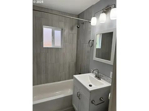 7344 SE 87th Avenue Portland OR 97266