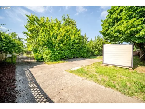 7344 SE 87th Avenue Portland OR 97266