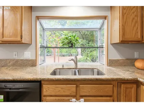 2132 Assumption Street Eugene OR 97402