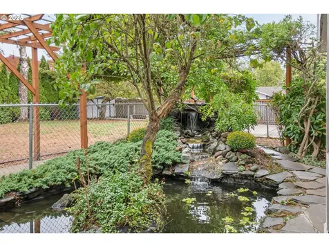 2132 Assumption Street Eugene OR 97402