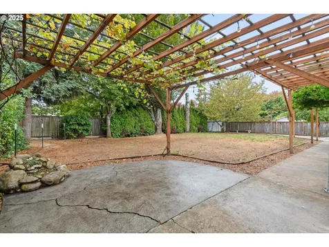 2132 Assumption Street Eugene OR 97402