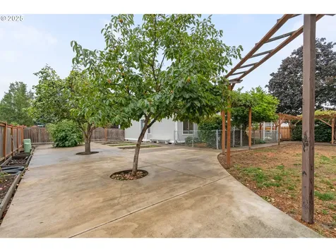 2132 Assumption Street Eugene OR 97402