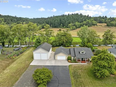 16 Monroe Drive Cathlamet WA 98612