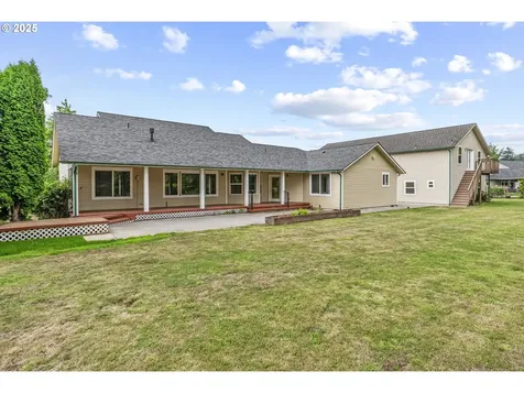 16 Monroe Drive Cathlamet WA 98612