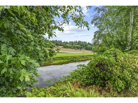 16 Monroe Drive Cathlamet WA 98612