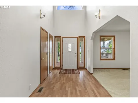 16 Monroe Drive Cathlamet WA 98612
