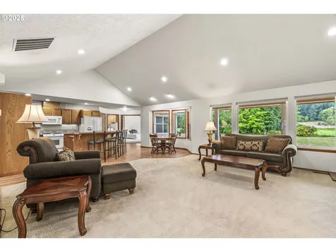 16 Monroe Drive Cathlamet WA 98612