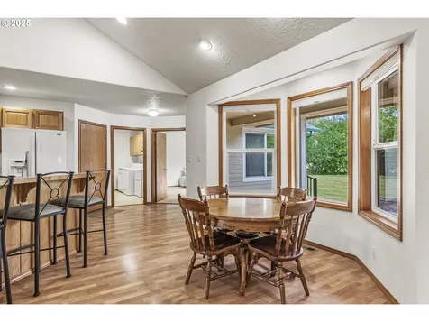 16 Monroe Drive Cathlamet WA 98612