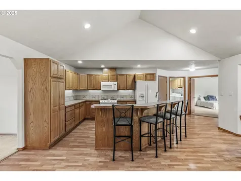 16 Monroe Drive Cathlamet WA 98612