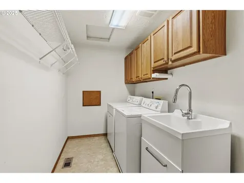 16 Monroe Drive Cathlamet WA 98612