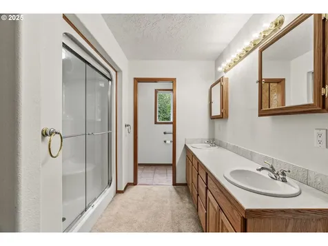 16 Monroe Drive Cathlamet WA 98612