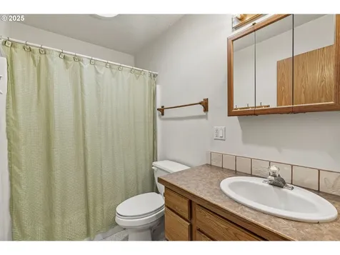 16 Monroe Drive Cathlamet WA 98612