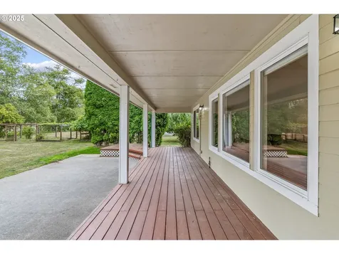 16 Monroe Drive Cathlamet WA 98612