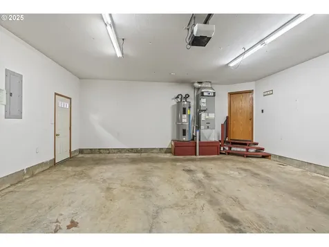16 Monroe Drive Cathlamet WA 98612