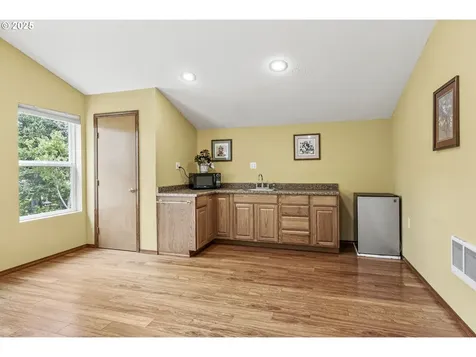 16 Monroe Drive Cathlamet WA 98612