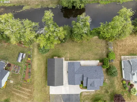 16 Monroe Drive Cathlamet WA 98612